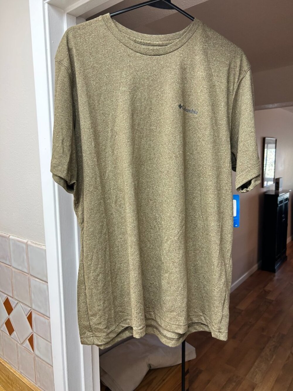 Columbia Men's T-Shirt - Large